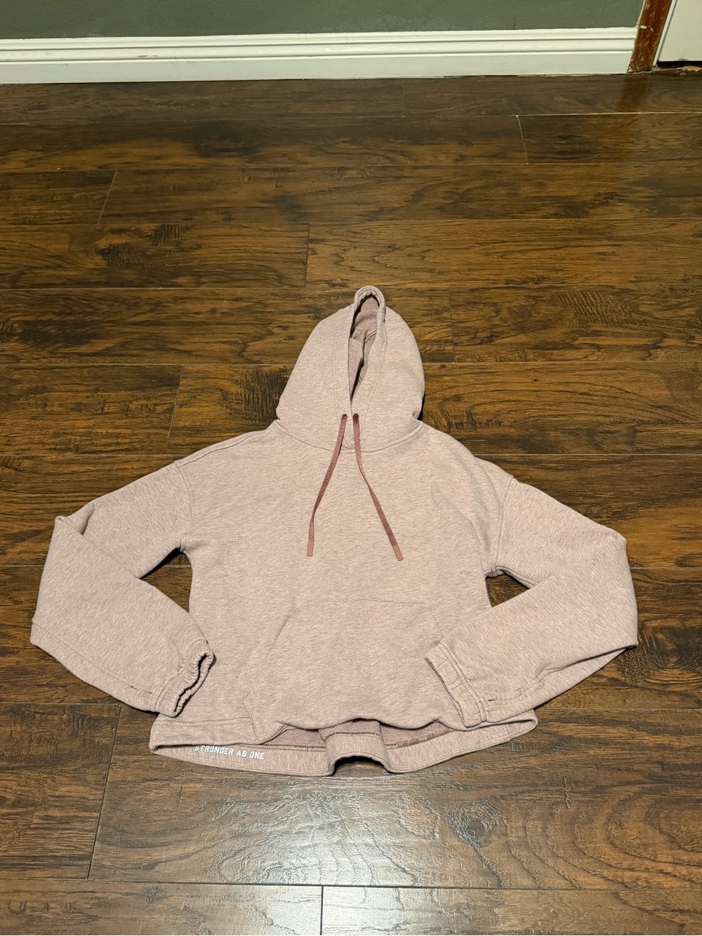Lululemon women’s lululemon X Barry’s stronger as one cropped hoodie size 6